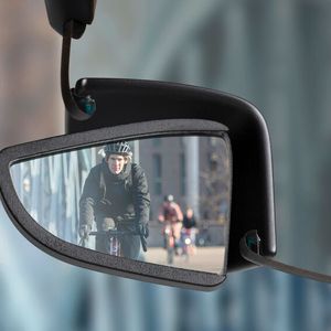 Achtung, Hintermann: Der Rückspiegel in der Tri-Eye-Brille liefert ein deutliches Bild.(Bild:  Tri-Eye)