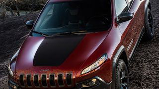 Das Airbag-Steuergerät des Jeep Cherokee bekommt ein Update. (Foto: Jeep)