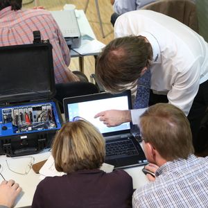 Auf dem VIP 2013 referierten unter anderem Rahman Jamal (Technical & Marketing Director Europe, National Instruments) und Dr. James Truchard (CEO und Mitbegründer von National Instruments). Für die zahlreichen Teilnehmer gab es neben jeder Mende Informationen auch einen praktische Einheit mit Workshops.