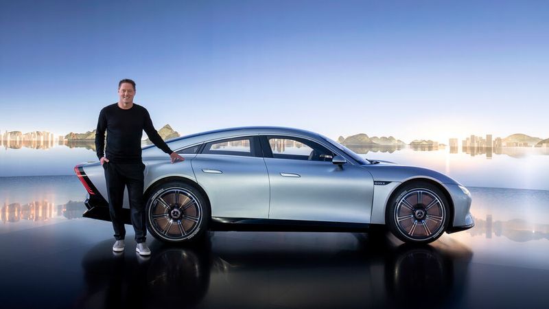 Der VISION EQXX zeigt, wie sich Mercedes-Benz die Zukunft des Elektroautos vorstellt. Für die elegante Linienführung zeichnet Gorden Wagener, Chief Design Officer Mercedes-Benz AG, verantwortlich. (Bild: Mercedes Benz AG)