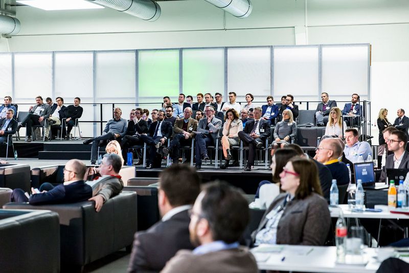 Die Teilnehmer schätzten die lockere Anordnung im Plenum.  (Stefan Bausewein)