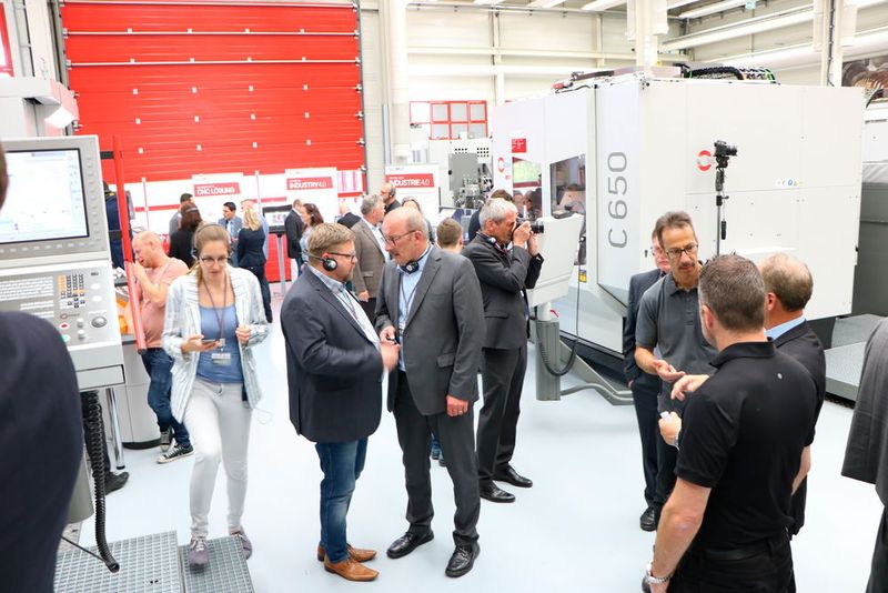 Impressionen von der Hermle-Hausausstellung. (Sonnenberg)