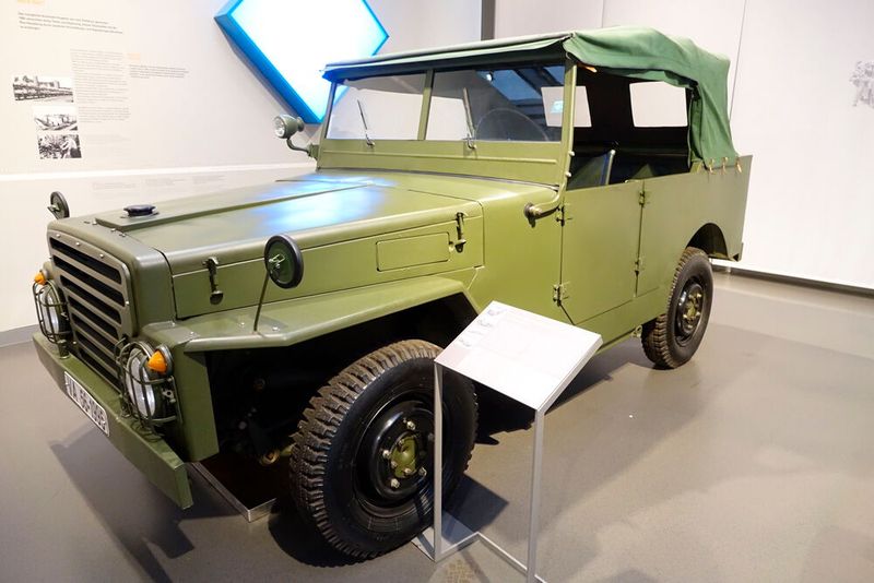 Auch nach dem Zweiten Weltkrieg baute man in Zwickau wieder Militärfahrzeuge. Solche wie den IFA P3. Der Motor ist ein weiterentwickeltes Horch-Aggregat, Typ OM 6-35L, eine auf 75 PS leistungsgesteigerte Version der Motorenbaureihe OM 6, welche nach dem Zweiten Weltkrieg als Zwei-Liter-Maschine für das Limousinenprojekt P200 in Verantwortung der ehemaligen Wanderer-Motoren-Ingenieure Orth und Träger neu entwickelt worden war. (Bild: Dominsky – VCG)