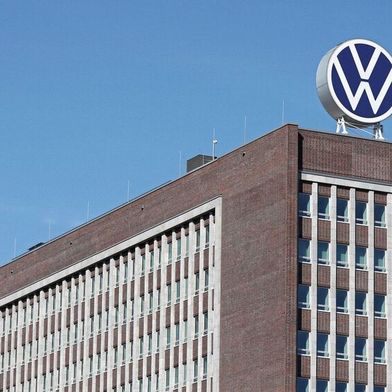 Laut IG Metall sollen die Gehälter bei VW bis 2030 eingefroren werden. (Bild: Volkswagen AG)
