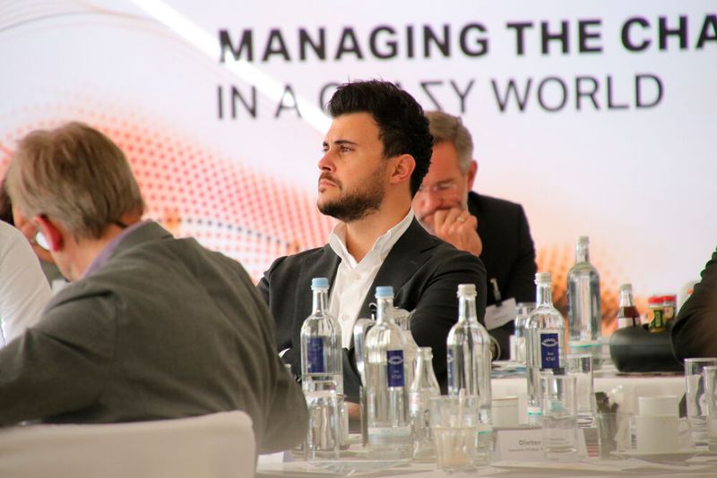 Alle lauschten gespannt den Digitalisierungsstrategien aus dem Healthcare- und Finance-Sector. (Bild: Vogel IT-Akademie)