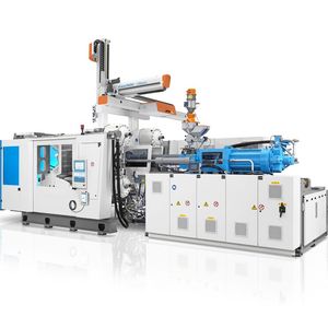 Live auf der K 2025 zu sehen sein wird eine Krauss-Maffei-Spritzgießmaschine vom Typ GX 650-4300 mit dem neuen Linearroboter LRX-plus 350, die zusammen das innovative CFP beherrschen.(Bild:  Krauss-Maffei)