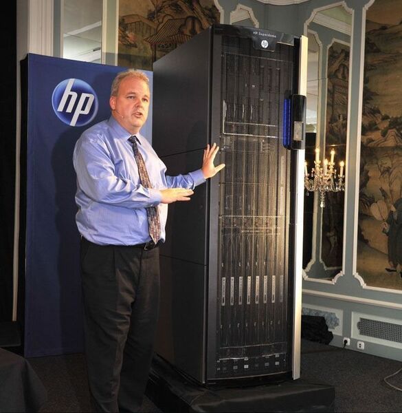 Martin Fink stellt die neue Convergerd Infrastructure Serverarchitektur von HP vor. (Archiv: Vogel Business Media)