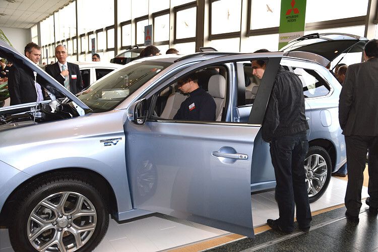 Einzige Modellneuheit bei Mitsubishi in diesem Jahr auf dem deutschen Markt ist das Plug-in-Hybrid-SUV Outlander. Mitsubishi will sich in Deutschland künftig verstärkt als Anbieter von Fahrzeugen mit alternativen Antrieben profilieren. (Foto: Achter)