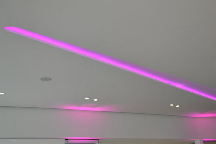 Während die hochwertige Beleuchtung im Showroom ein Standardelement des neuen Retailkonzepts ist ... (Foto: Mauritz)