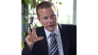 Ralph Böge, Logistics Operations Manager bei Tesa: „Green Logistics ist für Tesa ein wichtiges Ziel. Da spielt die Verwendung der maschinentauglichen Drei-Sterne-Europalette, die mit dem „Blauen Engel“ zertifiziert ist, genau rein.“ Bild: Tesa (Archiv: Vogel Business Media)