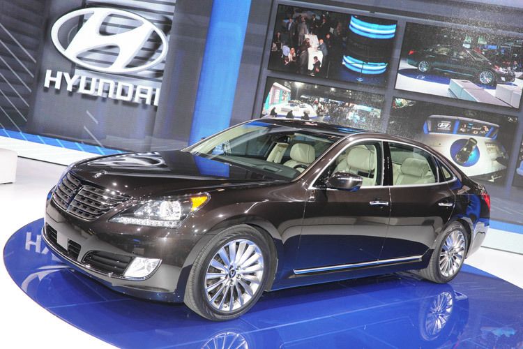 Ein paar Ligen darüber spielt die Konzernschwester Hyundai mit dem neuen Equus. (Foto: United Pictures)