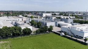 Das Forvia-Werk in Augsburg wird an einen Rüstungskonzern verkauft. (Bild: FORVIA)