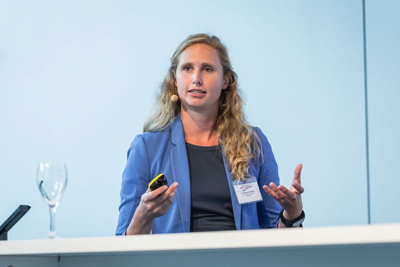 16. Anwenderkongress Steckverbinder: Der Tag 2 auf dem Steckverbinderkongress 2022 hatte den Themenschwerpunkt auf Oberflächen und Werkstoffen. Das umfasste die Konfektion Schwerer Steckverbinder für den Schaltschrankbau ebenso wie Hochstromkontakte für die E-Mobilität und funktionalisierte Oberflächen im Einsatz auf der ISS im Weltraum. (Bild: Elektronikpraxis)