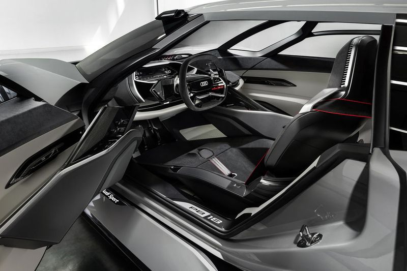 Auf Schalter und Drehknöpfe verzichtet das Cockpit des Audi PB18 E-Tron.  (Bild: Audi)