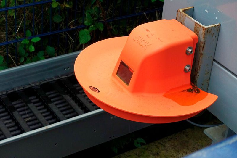 Sensoren von Sick sorgen für Sicherheit beim Verfahren der Anlage. (Bild: Stefanie Michel)