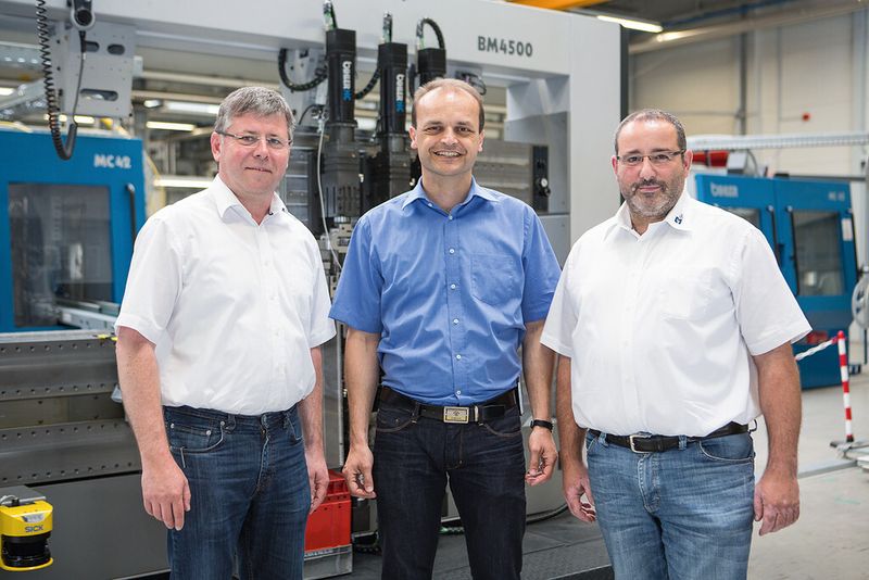 Setzen auf neueste Bihler-Servotechnik: Geschäftsführer Steffen Scheuermann (Mitte), Andreas Pleschko, Leitung Produktion (links), und Bernhard Schnorr, Teamleiter Entwicklung. (Bild: Bihler)