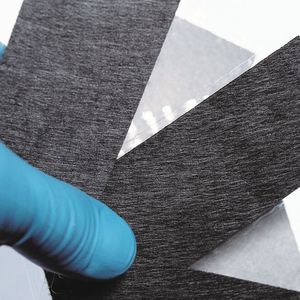 Sogenannte Membran-Elektrodeneinheiten (MEA): Sie bestehen aus den Protonen-Austauschmembranen und den Elektroden.(Bild:  Johnson Matthey)