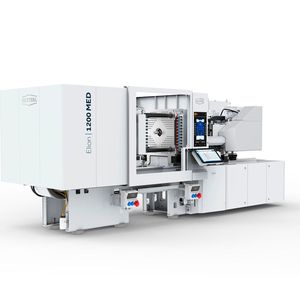 Diese vollelektrische Spritzgießmaschine von Netstal – eine Elion MED – fertigt in Kombination mit dem Werkzeug Z.Sonic turn auf der Fakuma die Injektorgehäuse. Zahoransky betont, dass man so ein voll integriertes Fertigungssystem zur Verfügung hat.(Bild:  Zahoransky)