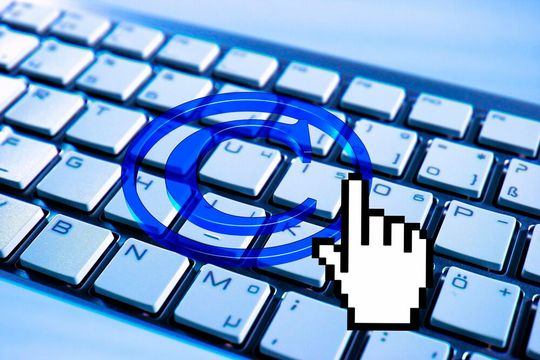 Ist die Generierung von Informationen aus verschiedenen Webquellen sowie die anschließende Analyse dieser Daten urheberrechtlich und datenschutzrechtlich zulässig? Ist die Generierung von Informationen aus verschiedenen Webquellen sowie die anschließende Analyse dieser Daten urheberrechtlich und datenschutzrechtlich zulässig?