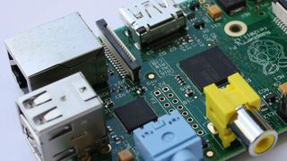 Auf dem Raspberry Pi programmieren und dann den Binärcode auf ARM-Mikrocontroller übertragen: Die Java Micro Edition Embedded 3.3 wurde an den populären Single-Board-Computer angepasst. (Farnell)