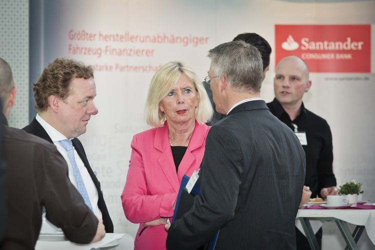 Marion Johl (Santander Consumer Bank) gehörte zu den gefragtesten Gesprächspartnern der Veranstaltung. (Foto: Bausewein)