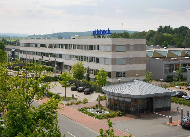 Das Medizintechnikunternehmen Ottobock auf Wachstumskurs: 2015 stieg der Umsatz um 9,9 Prozent auf 847,7 Mio. Euro und die Mitarbeiterzahl auf mehr als 6.500 weltweit. Koordiniert werden die internationalen Aktivitäten des Unternehmens in der Zentrale in Duderstadt. (Ottobock)