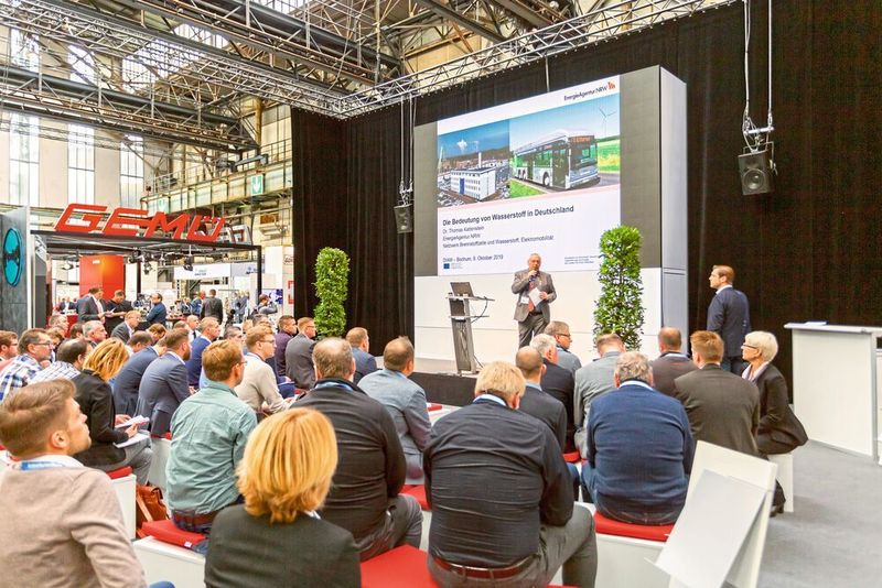 Wieder mit dabei: das Vortragsforum mit Fachvorträgen und Workshops sowie die neu eingeführte „DIAM & DDM-Werkstatt“ mit Praxistipps und Produktvorführungen. (DIAM)