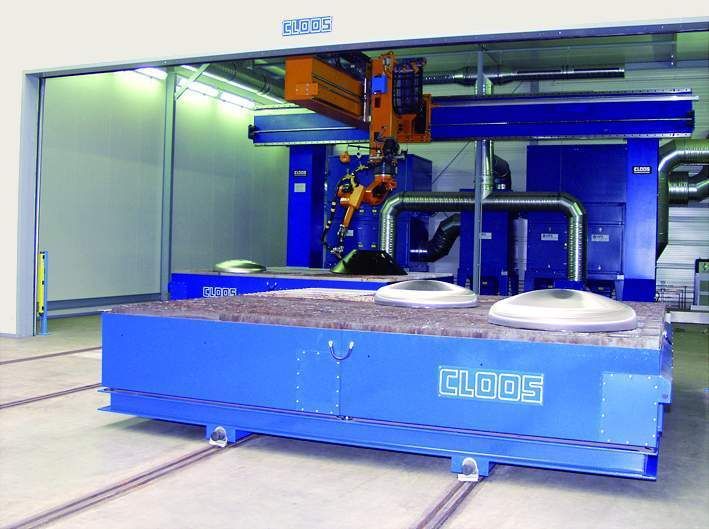 Bild 1: Die Plasmaschneidanlage wird über zwei Brennschneidtische von je 4 m × 4 m beschickt, die abwechselnd oder auch gekoppelt fahren können. (Archiv: Vogel Business Media)