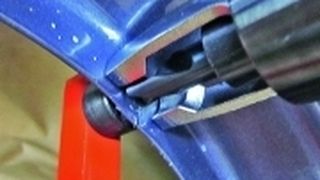 Die Schweißpunktbohrmaschine Fast-Drill hat eine Wolframkarbidspitze. (Archiv: Vogel Business Media)