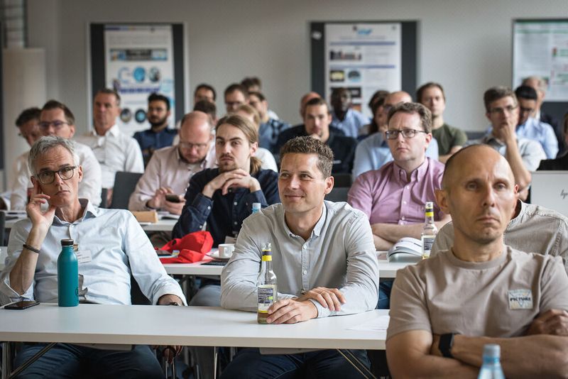 Steckverbinderkongress 2023 Tag 2: Kongress mit Trendthemen von PCF über DC-Steckverbinder, Hybridsteckverbinder, Qualifizierung, Single Pair Ethernet, Hands-on Workshops bis zu 3D-Druck und Konfektionierung. (Bild: Stefan Bausewein)