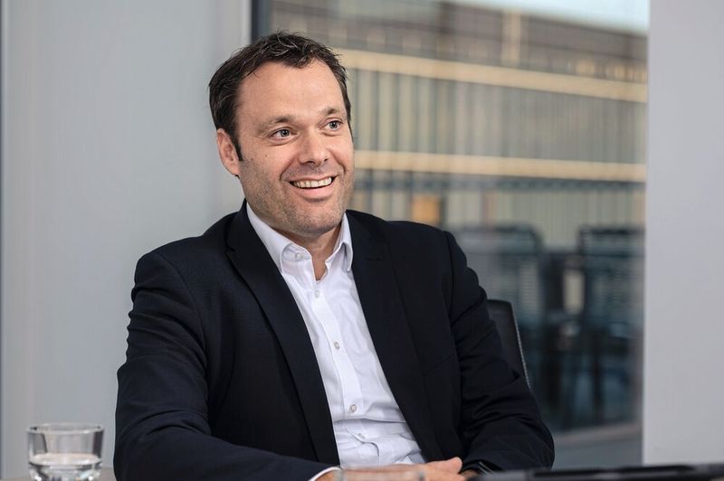 „Mit der Eplan Plattform 2026 werden Anwender in ihrem jeweiligen Anwendungsfeld maximal unterstützt. Das bedeutet: Mehr Einfachheit im Engineering und zeitgleich wertvolle Zusatzleistungen, die unsere Kunden noch effizienter machen“, erklärt Jan Fleming, Vice President Customer Journey bei Eplan. (Bild: Thomas Linkel Fotodesign, Franziskanerstrasse 43, 81541 Munich, +491728898932)