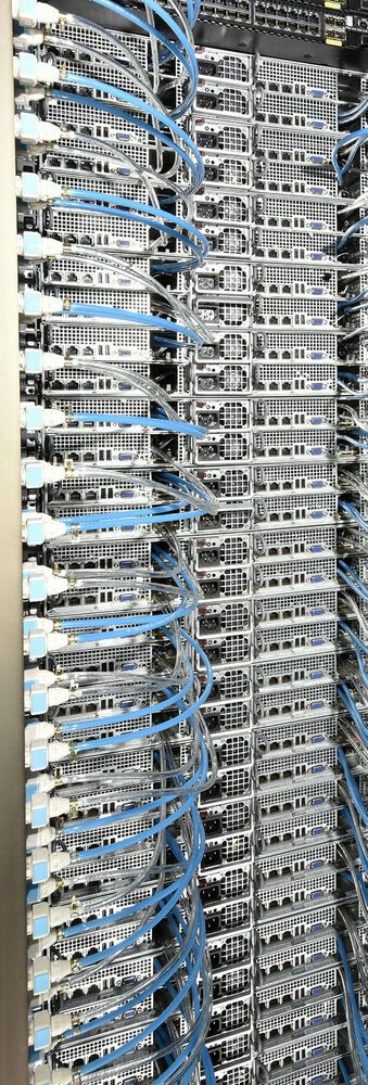 Abbildung 1: Die Kältemittel-Verteilereinheit von Zutacore, die so genannte S-RDU (Smart Refrigerant Distribution Unit), unterstützt die Installation und den Austausch von Servern im laufenden Betrieb des Kühlsystems des betreffenden Racks.