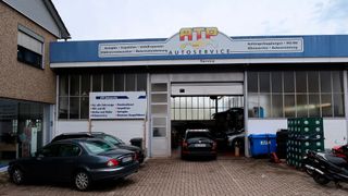 ATP Autoservice sitzt in einer Mietimmobilie mit eher sprödem Charme. Anders formuliert: Der prämierte Betrieb trägt den Pelz nach innen. (Bild: Diehl – VCG)