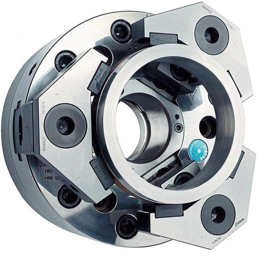 Ein sogenanntes Pendelbackensystem von Schunk, für die flexible Drehbearbeitung von Rundmaterialien. Die Pendelbacken mindern die Gefahr, dass empfindliche Werkstücke deformiert werden.(Bild:  Schunk)
