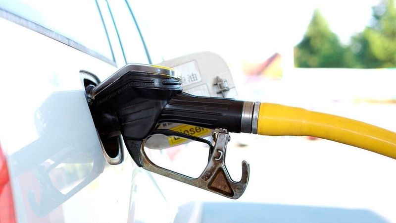 Transport-Unternehmen und Kfz-Betriebe brauchen eine Entlastung: Der ZDK fordert für sie eine Rückerstattung von mehr als 15 Cent pro Liter Diesel.(Bild:  frei lizenziert /  Pixabay)