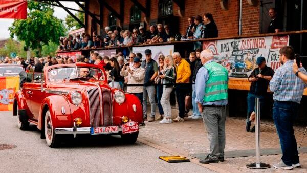 Bei der beliebten PS.Specher-Rallye gingen Fahrzeuge aus den Jahren 1923 bis 1996 an den Start. (Bild: PS.Speicher)