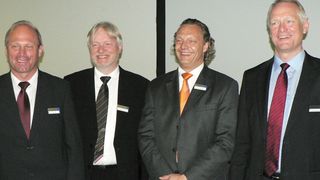 Freuen sich über den Zusammenschluss ihrer Unternehmen: (v.l.n.r.) Dr. Peter Völker, Vorstand R. Stahl, Joachim Schuster, Geschäftsführer R. Stahl HMI Systems, Frank Kellershohn, Inhaber Screen-Tec, Martin Schomaker, Vorstandsvorsitzender R. Stahl. Bild: Kluger (Archiv: Vogel Business Media)