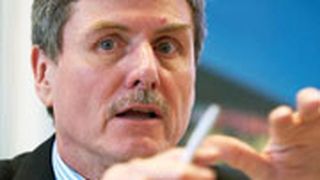 Ferdinand Dudenhöffer erwartet für das Jahr 2015 weltweit über 100 Millionen Pkw-Neuzulassungen. (Archiv: Vogel Business Media)