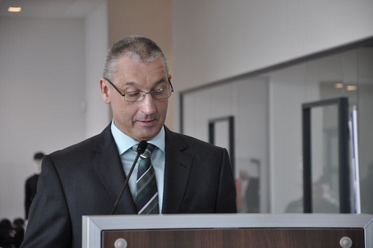 Norbert Amelung fasste die Geschichte der Struwe-Übernahme und des Neubaus zusammen. (Foto: Richter)