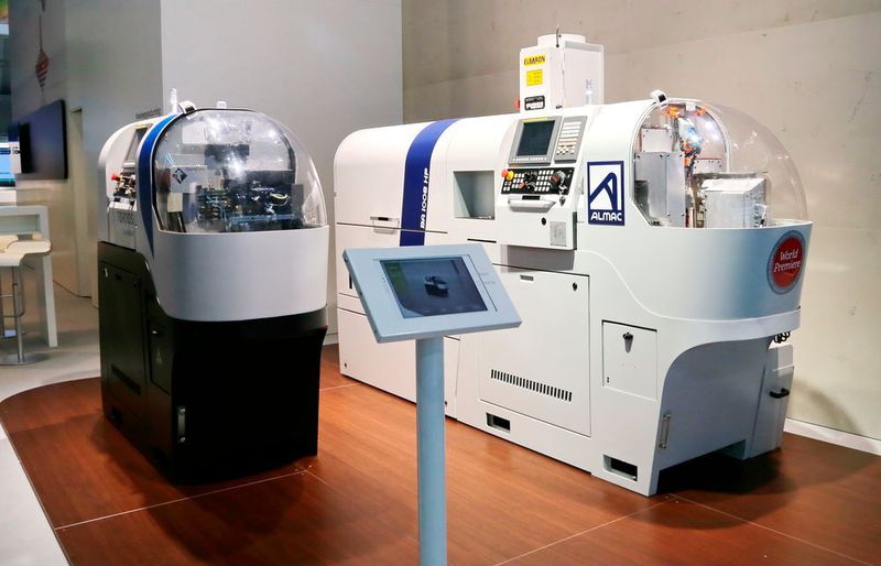 Auch Almac zeigt auf der AMB 2016 eine Neuheit: die Almac BA 1008 HP stellt mit vier Frontspindeln, drei seitlichen Spindeln und zwei Spindeln in der Gegenbearbeitung Werkstücke aus Stangen her. (Anne Richter, SMM)