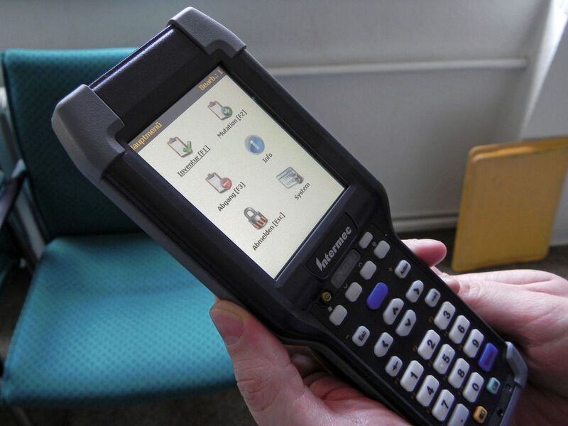 Außer der numerischen Tastatur besitzt der CK3 einen farbigen Touchscreen sowie einen leistungsfähigen 5000-mA-Akku. (Bild: Opal)