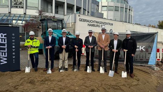 Spatenstich in Hamburg-Harburg (zum Vergrößern bitte ins Bild klicken).(Bild:  Weller)