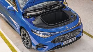Endlich: Als erstes deutsches Elektroauto bekommt der Mercedes-Benz CLA einen richtig großen Frontkofferraum (Frunk). (Bild: Mercedes-Benz)