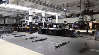 Wer eine Werkstatt komplett neu baut (hier Senger in Oberursel), der sollte von Anfang an die Arbeitssicherheit in den Mittelpunkt stellen. (Bild: Rosenow – VCG)