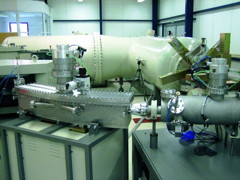 2	 Nach der Vorbereitung der Probe wird sie mit dem drei Megavolt HVE-Tandetron-Beschleuniger-Massenspektrometer analysiert. (Archiv: Vogel Business Media)