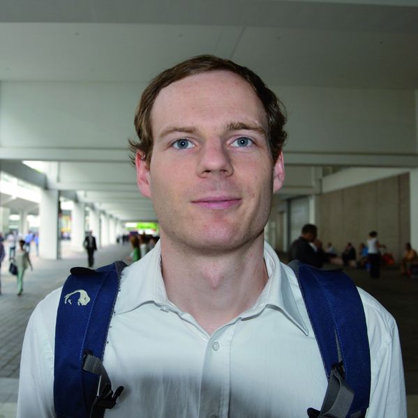 „Ich besuche die ACHEMA, weil ich zurzeit meine Doktorarbeit schreibe. Heute habe ich mir einige Vorträge angehört, die mir bei meiner Dissertation weiterhelfen. In den nächsten Tagen werde ich noch einige Messestände besuchen.“Christoph Wilke, Doktorant im Bereich Technische Chemie der TU Darmstadt (Bild: ACHEMA Daily)