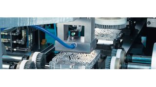 Beim Einsatz von schnell rotierenden Werkzeugbürsten für das Oberflächen-Finishing oder Entgraten von Bauteilen, muss die Bürste mit einer dafür geeigneten Aufnahme fixiert beziehungsweise gespannt werden. (Kullen-Koti)