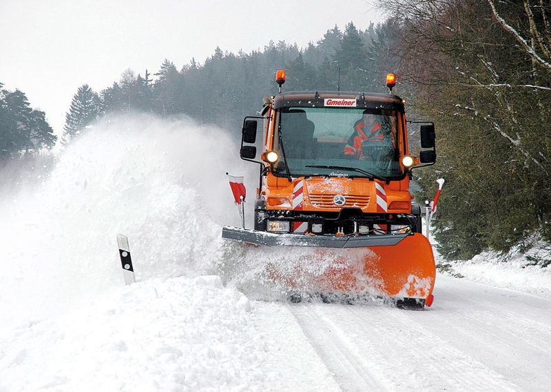 Das Produktportfolio von Gmeiner reicht bis zu Schneepflügen mit Räumbreiten von 3500 mm.  (Bild: Gmeiner)