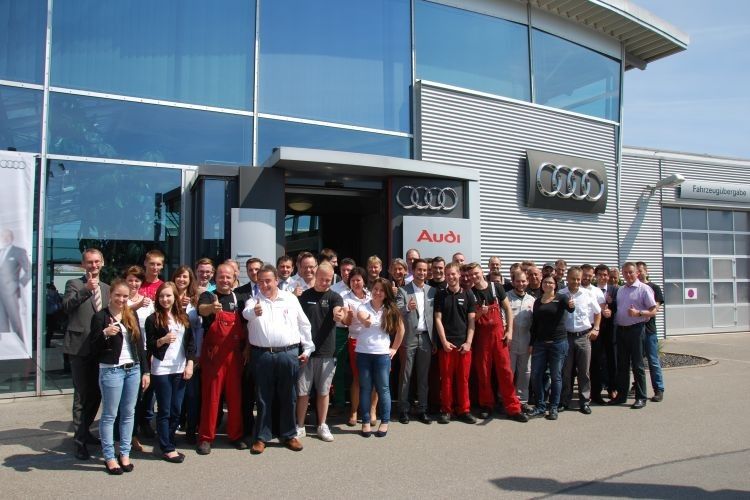 Das Team vom Audi Zentrum Landshut freut sich auf seine Kunden. (Foto: Holz)