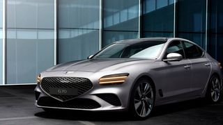 Der Genesis G70 trägt künftig das Gesicht des im Frühjahr vorgestellten G80. (Bild: Genesis)